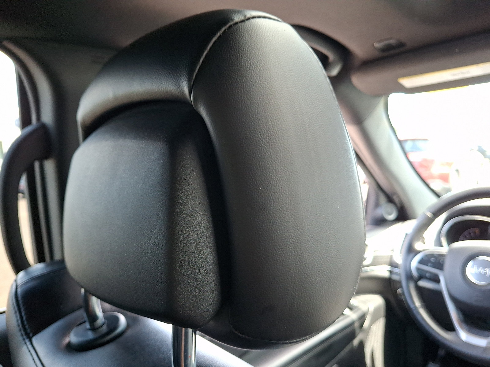 Used 2022 Jeep Grand Cherokee Limited AWD/4WD image 9