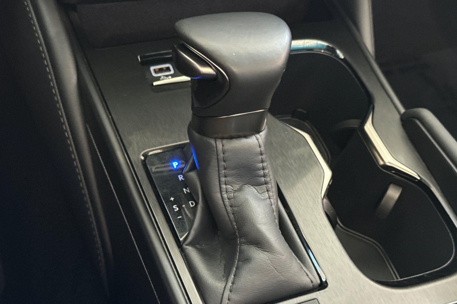 Certified 2025 Lexus ES 300h w/ Premium Package FWD image 26