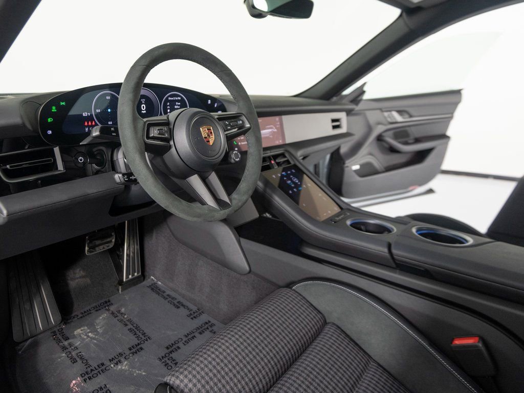 New 2026 Porsche Taycan image 4