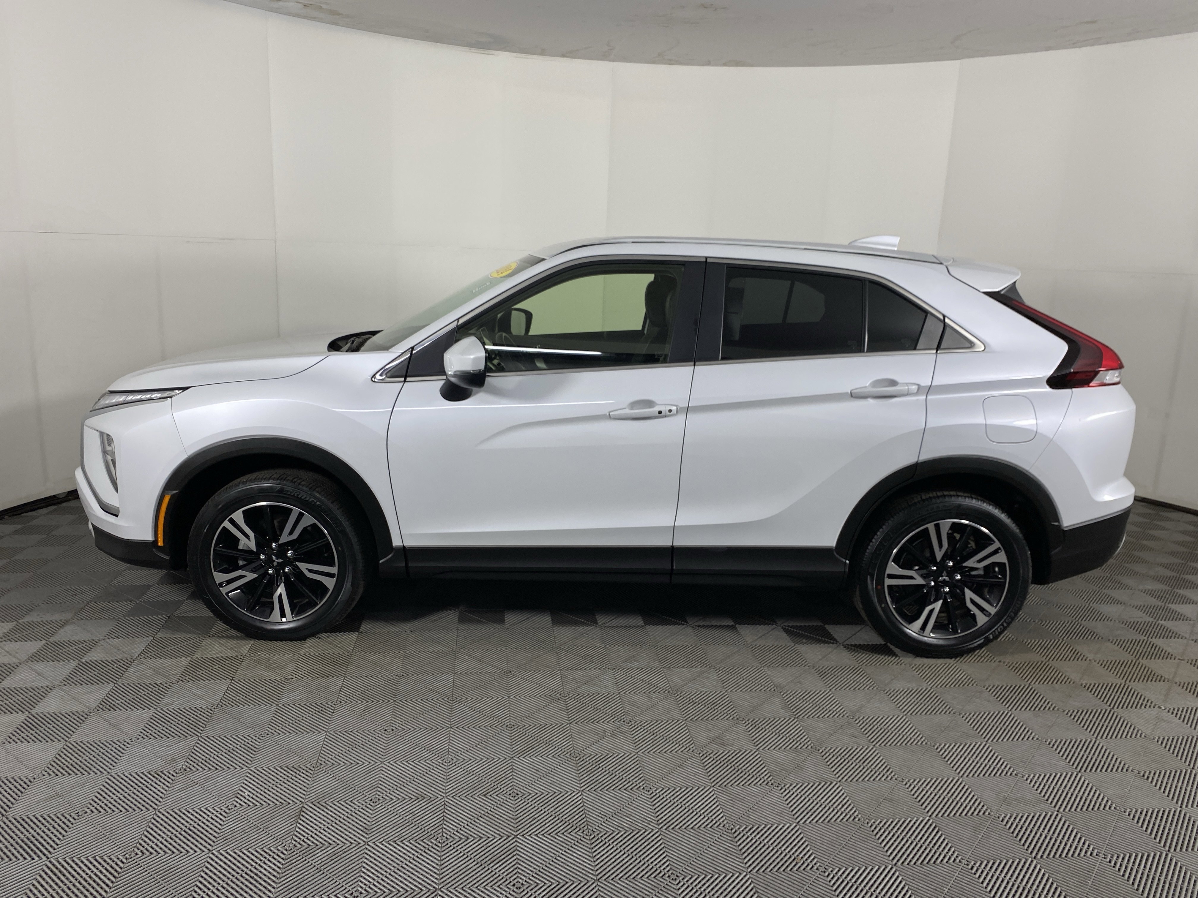 Used 2024 Mitsubishi Eclipse Cross SE image 11
