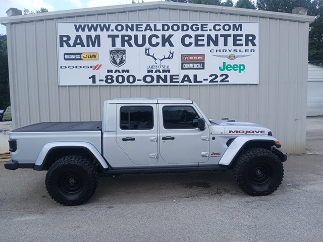 Used 2023 Jeep Gladiator Mojave w/ Cold Weather Group AWD/4WD image 2