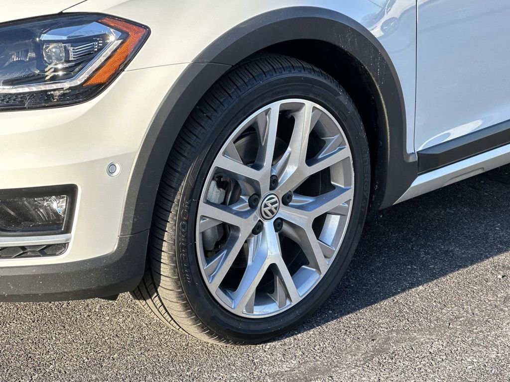 Used 2019 Volkswagen Golf Alltrack SEL image 30