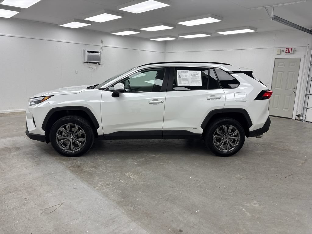 Used 2024 Toyota RAV4 XLE Premium AWD/4WD image 2