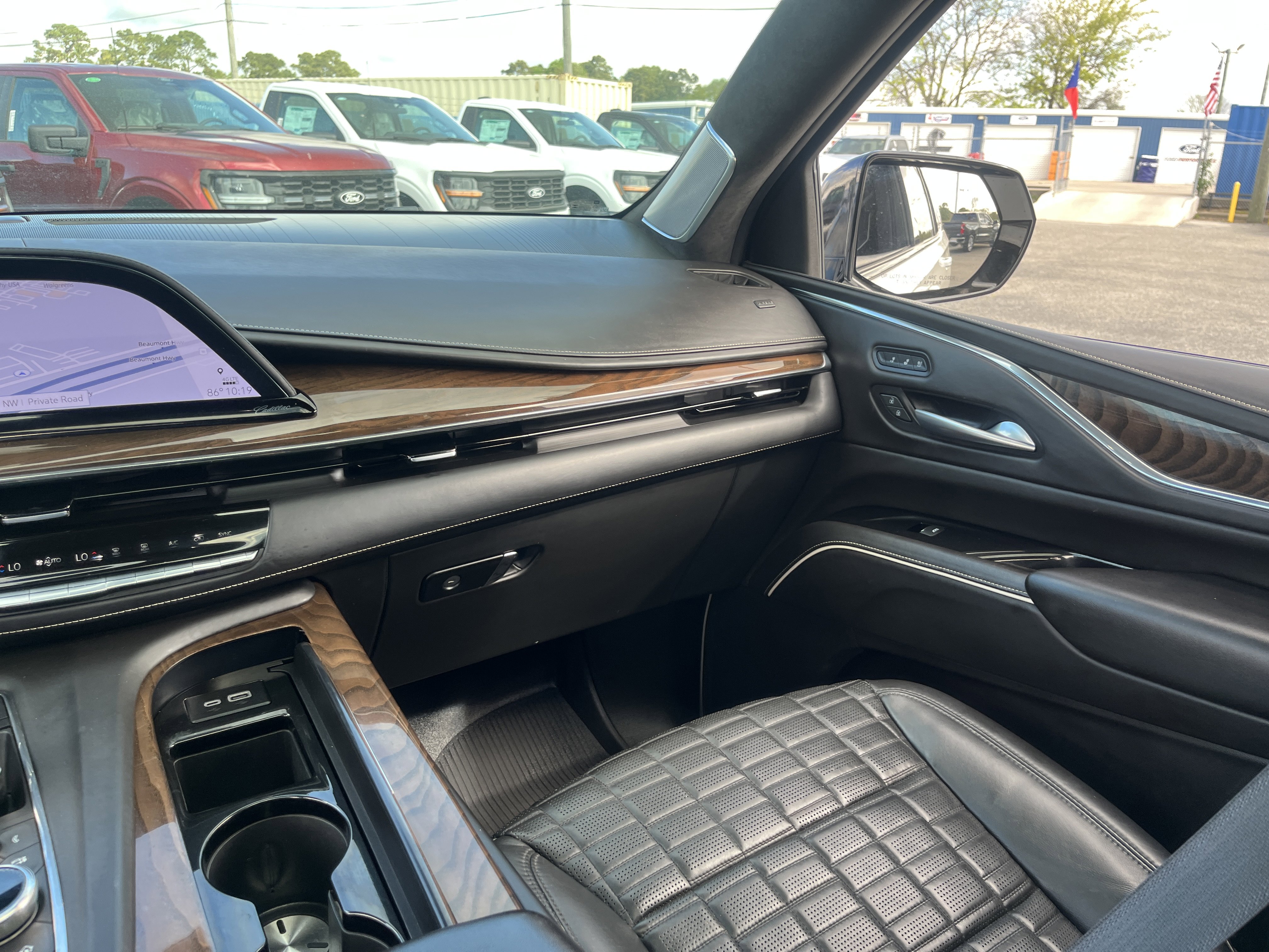 Used 2023 Cadillac Escalade Sport Platinum w/ LPO, ONYX Package image 36