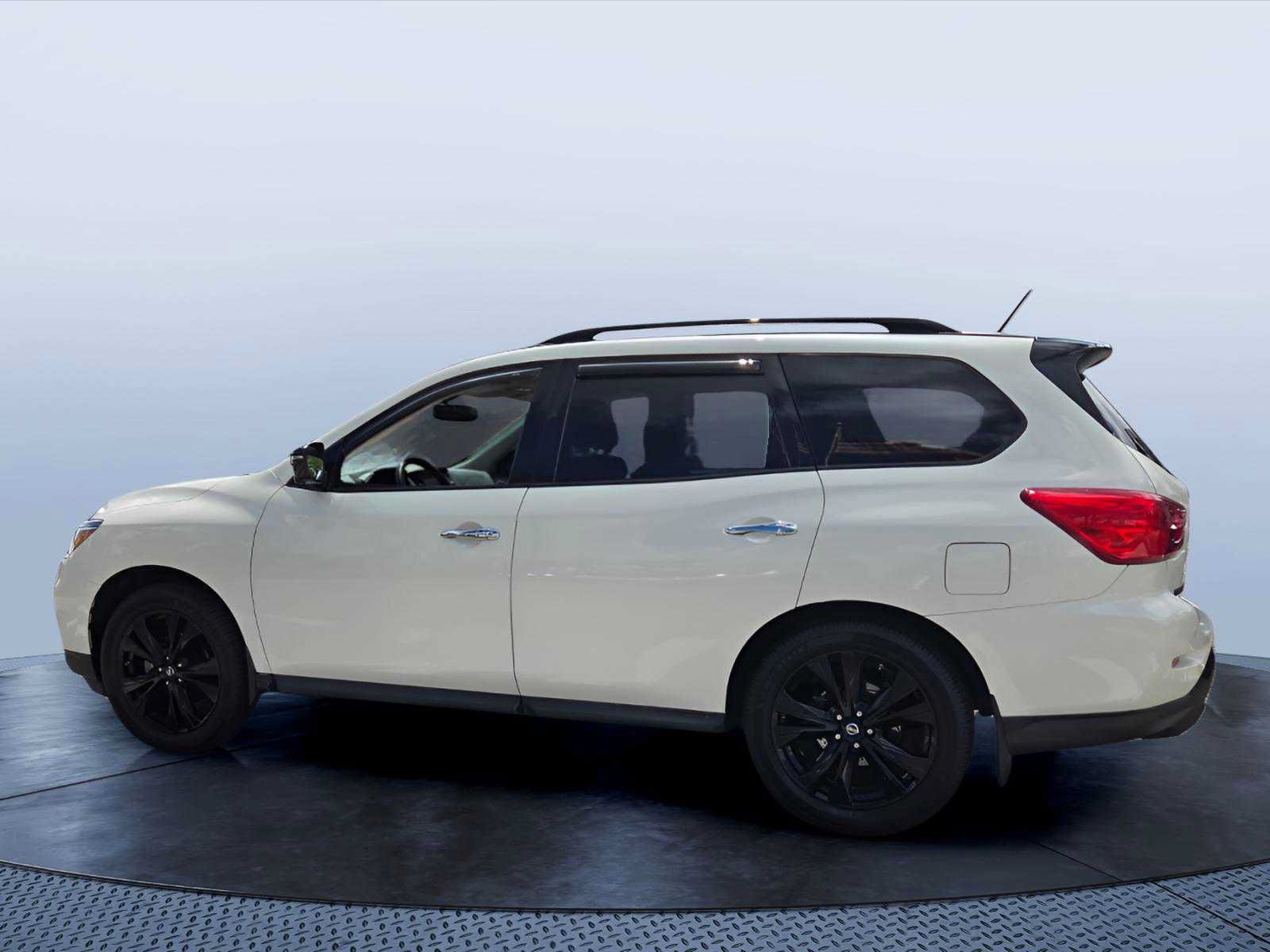 Used 2018 Nissan Pathfinder SL w/ Midnight Edition Package AWD/4WD image 9