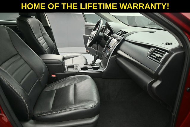 Used 2015 Toyota Camry XLE w/ Moonroof Package FWD image 35