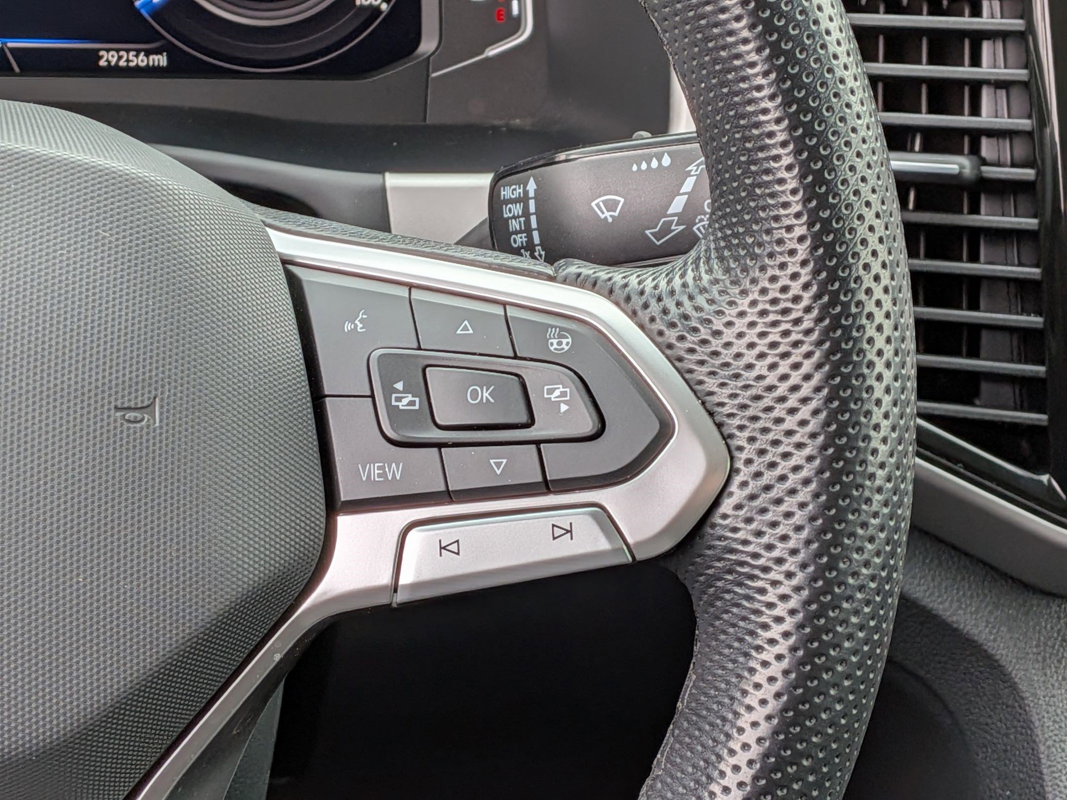 Used 2022 Volkswagen Atlas SEL Premium image 21