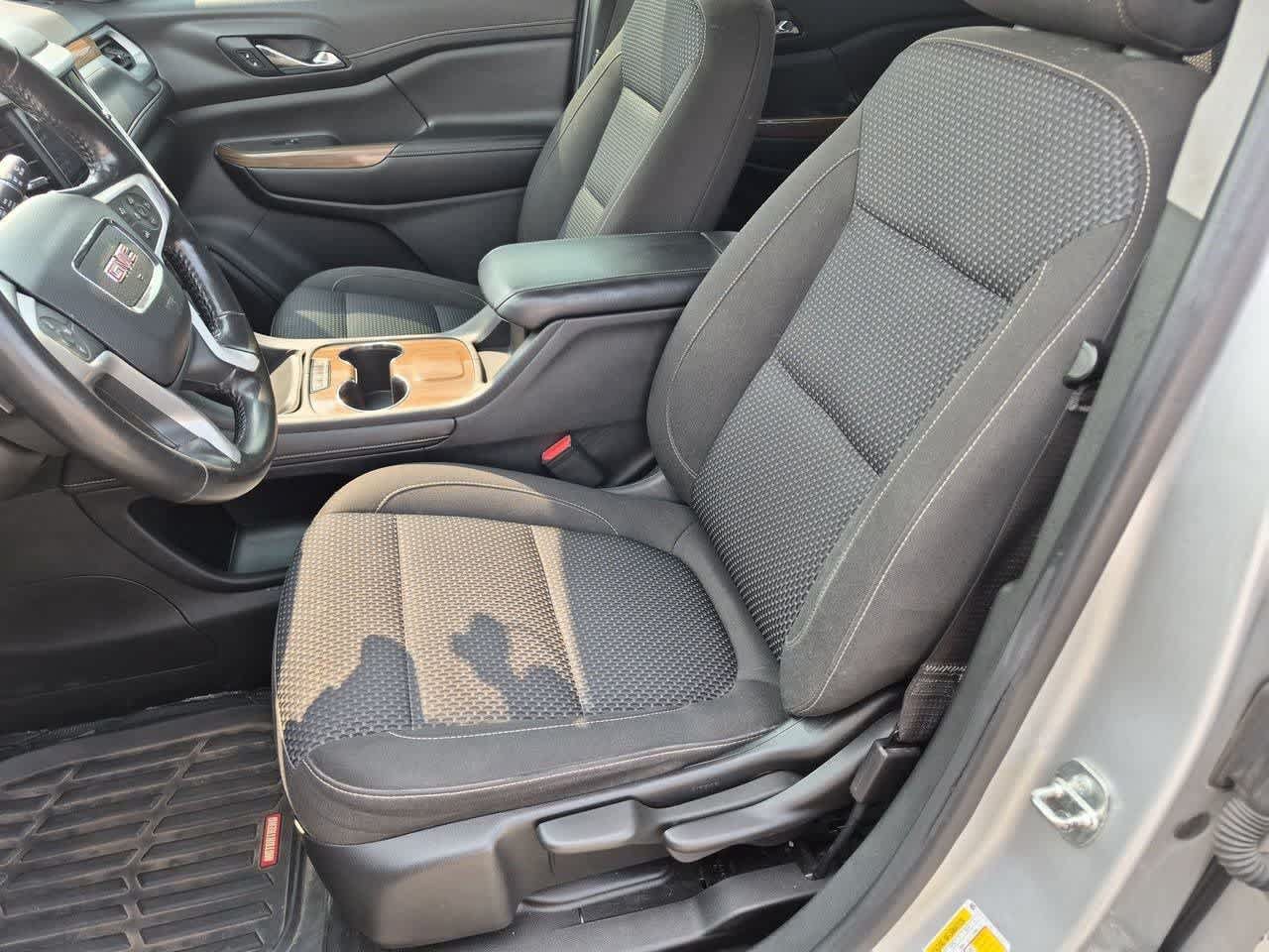 Used 2020 GMC Acadia SLE FWD image 16