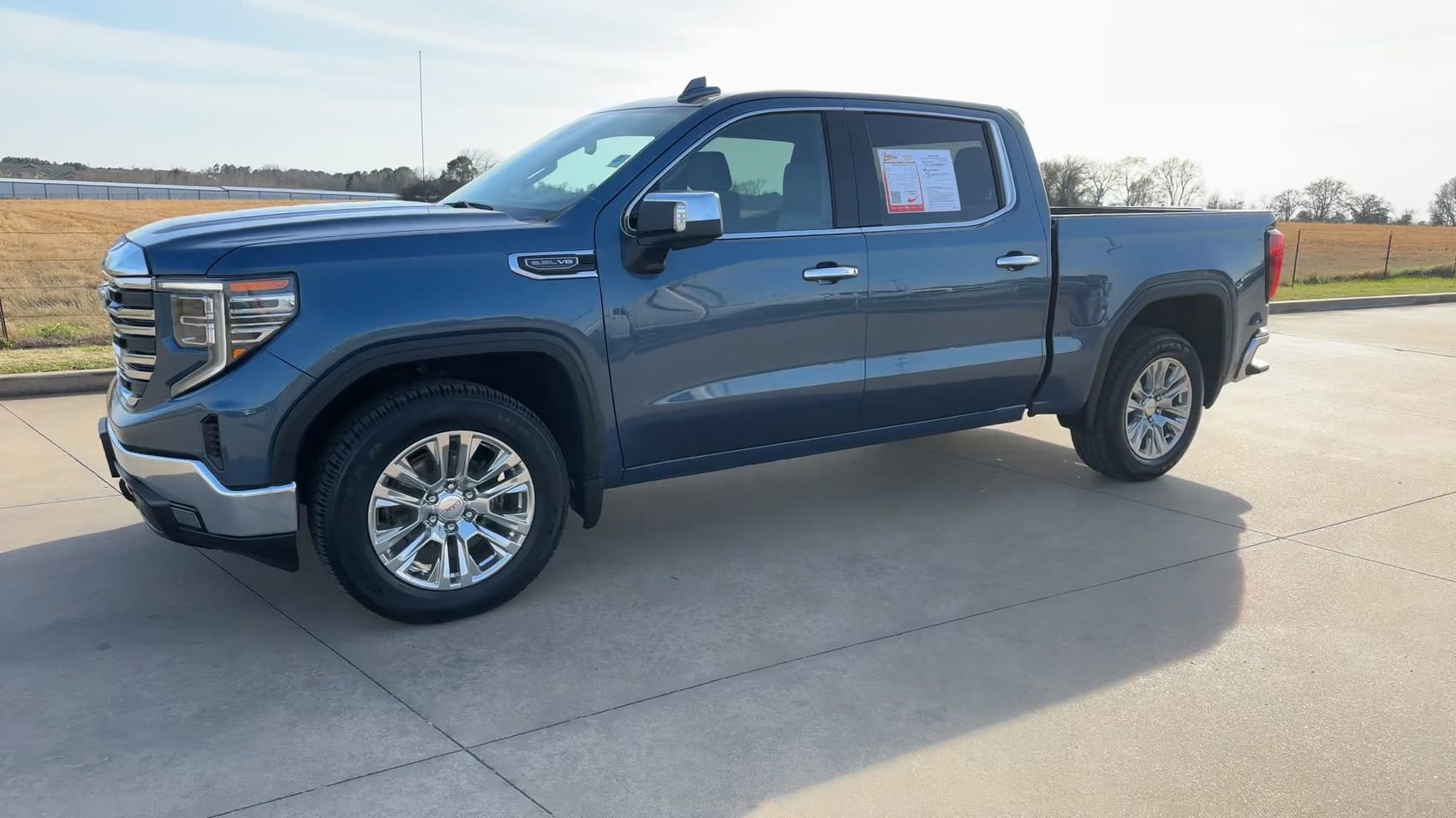 Used 2024 GMC Sierra 1500 SLT AWD/4WD image 5