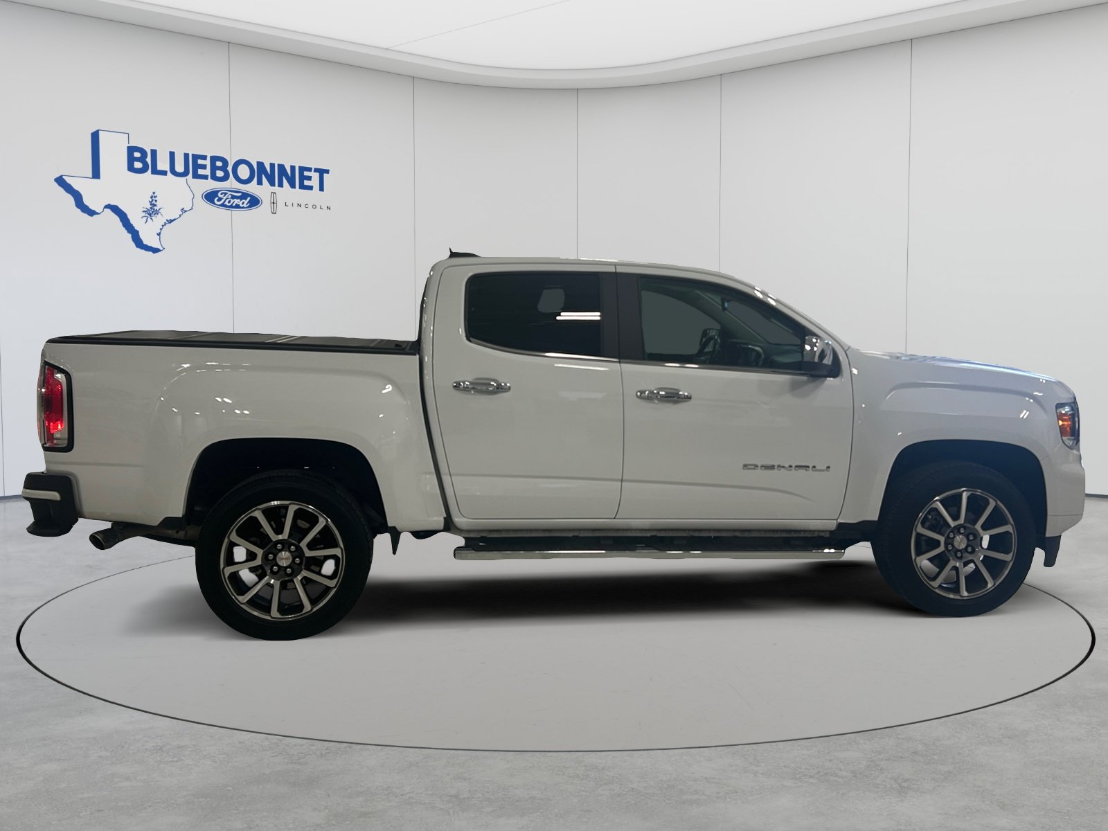 Used 2022 GMC Canyon Denali AWD/4WD image 4
