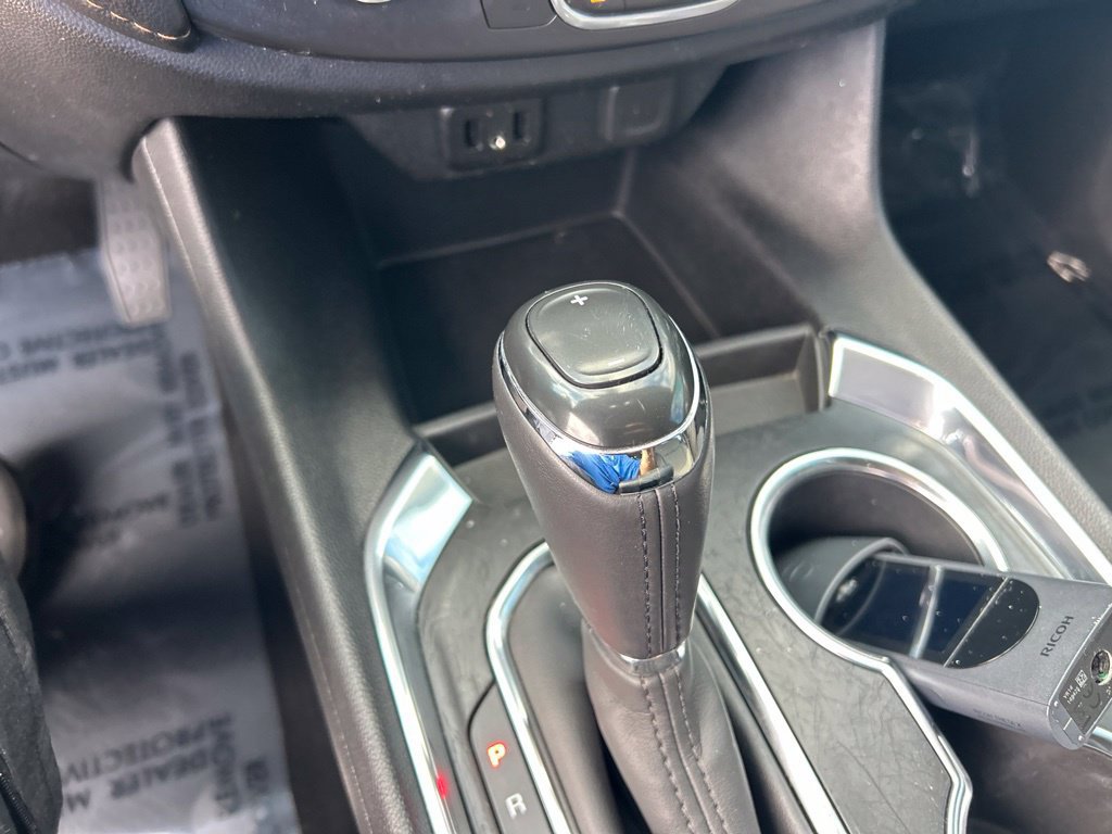Used 2019 Chevrolet Traverse LT FWD image 14
