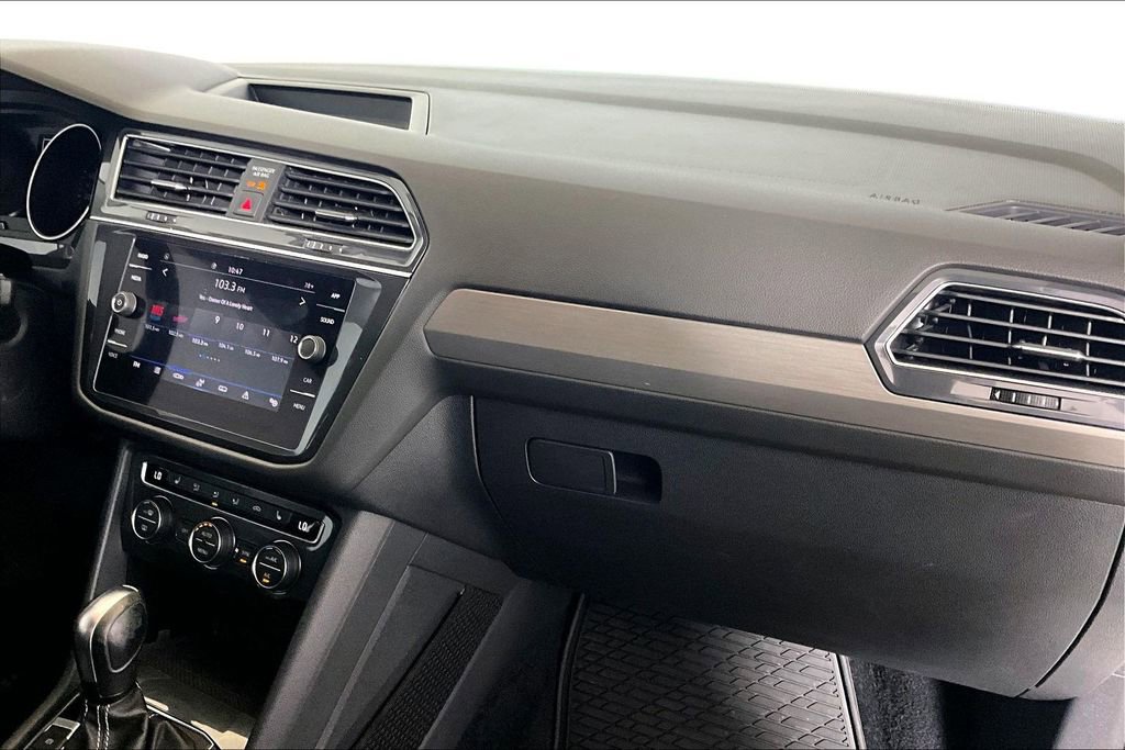 Used 2021 Volkswagen Tiguan SE FWD image 12