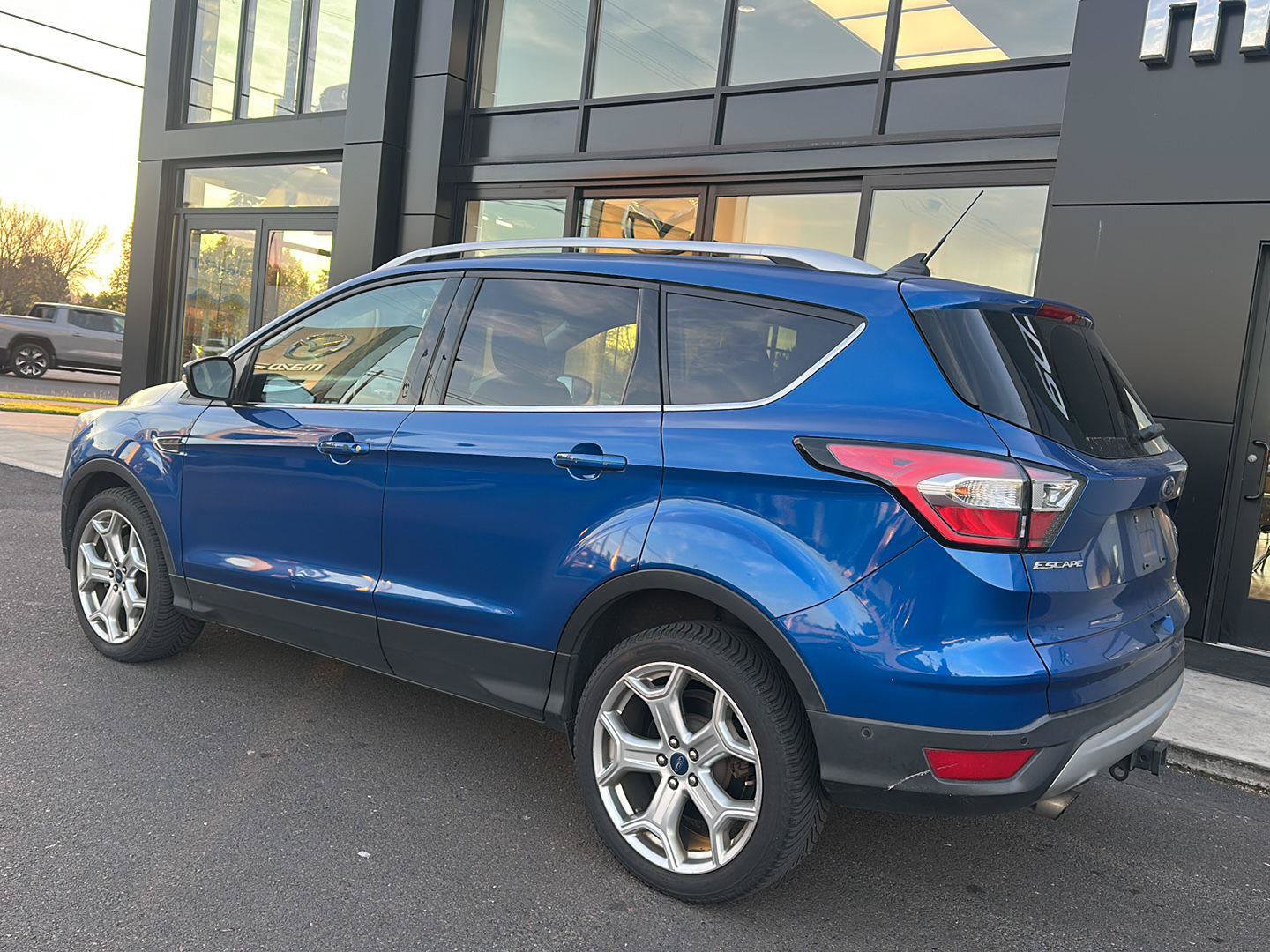 Used 2018 Ford Escape Titanium w/ Ford Safe & Smart Package AWD/4WD image 2