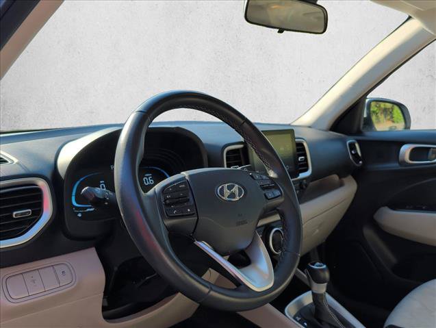 Used 2025 Hyundai Venue SEL FWD image 9