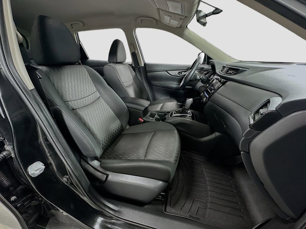 Used 2018 Nissan Rogue SV image 29