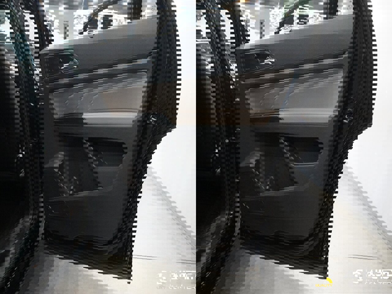 Used 2021 Volkswagen Atlas Cross Sport SEL Premium image 13