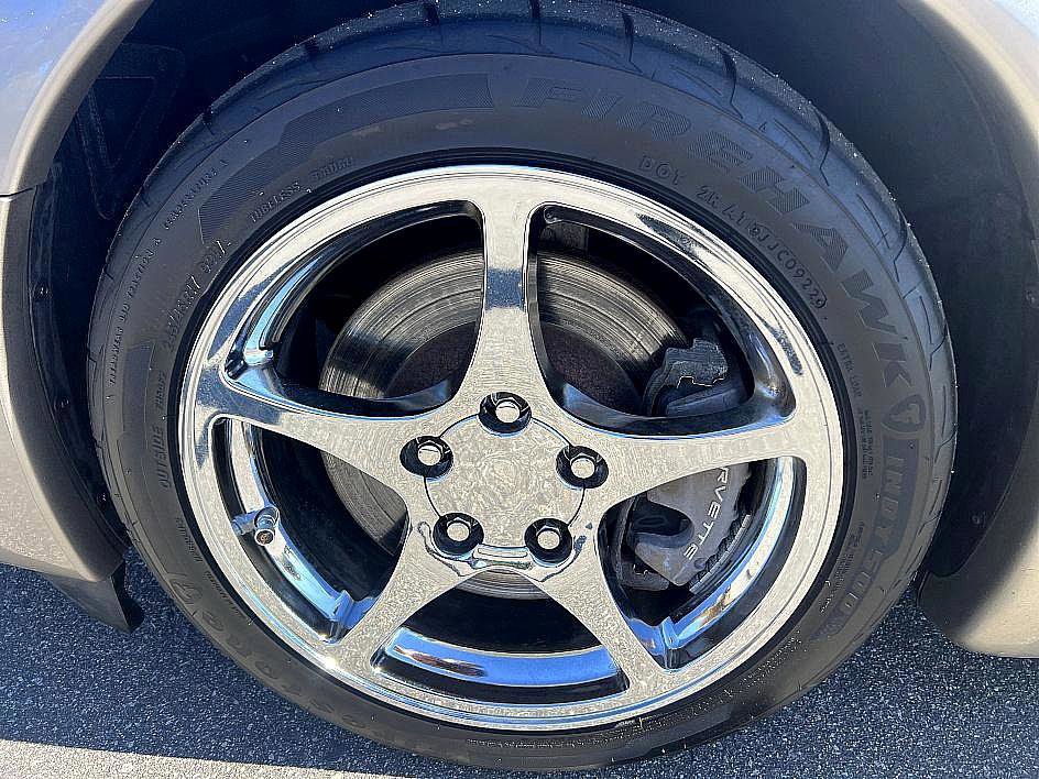 Used 2001 Chevrolet Corvette Convertible w/ Preferred Equipment Group2 image 9