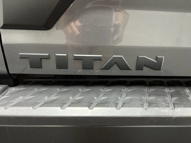 Used 2024 Nissan Titan PRO-4X w/ Pro-4x Convenience Package AWD/4WD image 33