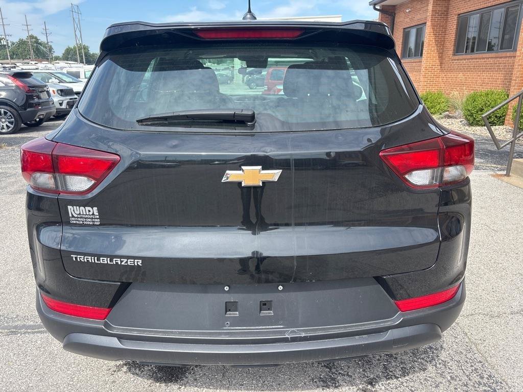 Used 2023 Chevrolet TrailBlazer LS FWD image 11