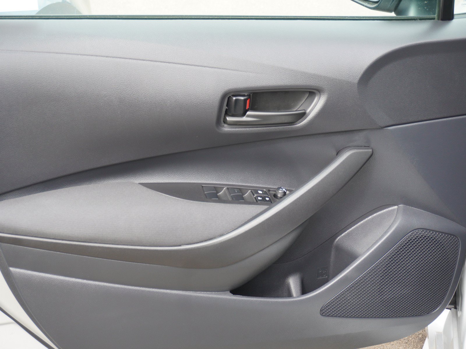 Used 2026 Toyota Corolla LE w/ LE Premium Package FWD image 17