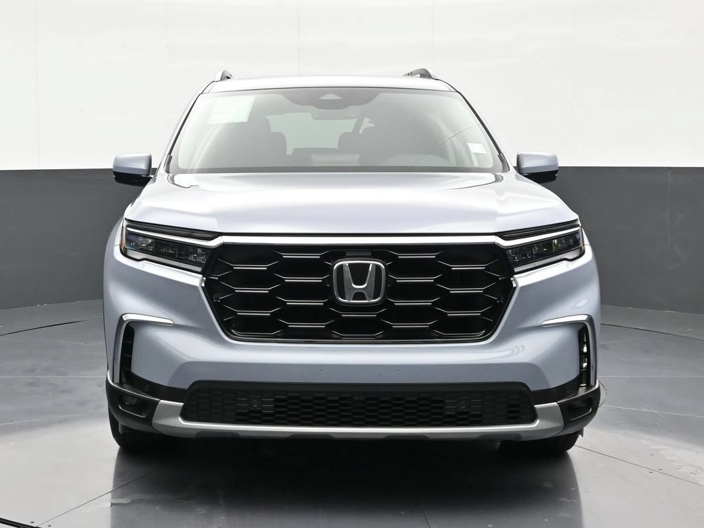 Used 2025 Honda Pilot Touring image 8