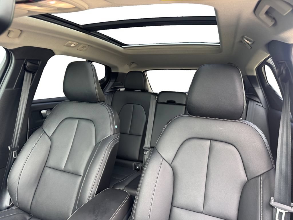 Used 2026 Volvo XC40 B5 Plus AWD/4WD image 23