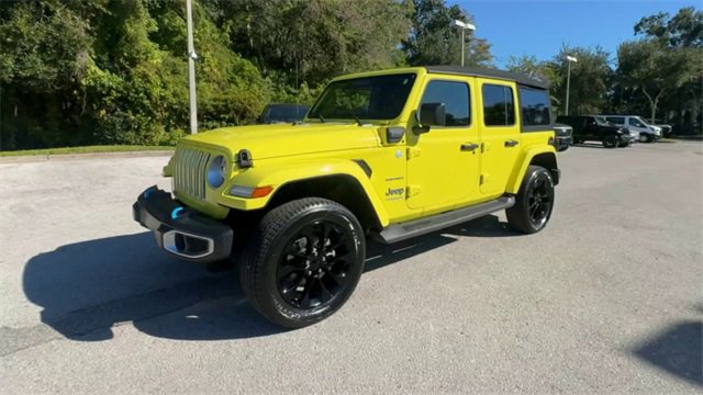 Used 2022 Jeep Wrangler Unlimited Sahara w/ Safety Group image 12