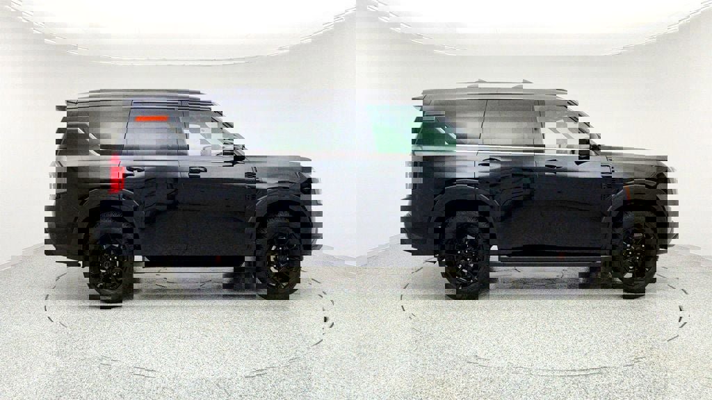 Used 2025 Nissan Armada PRO-4X w/ Pro-4X Premium Package image 4