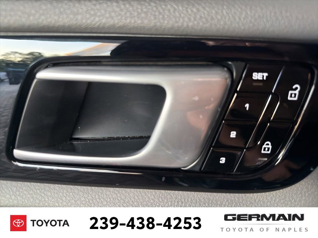 Used 2019 Porsche Cayenne S AWD/4WD image 18