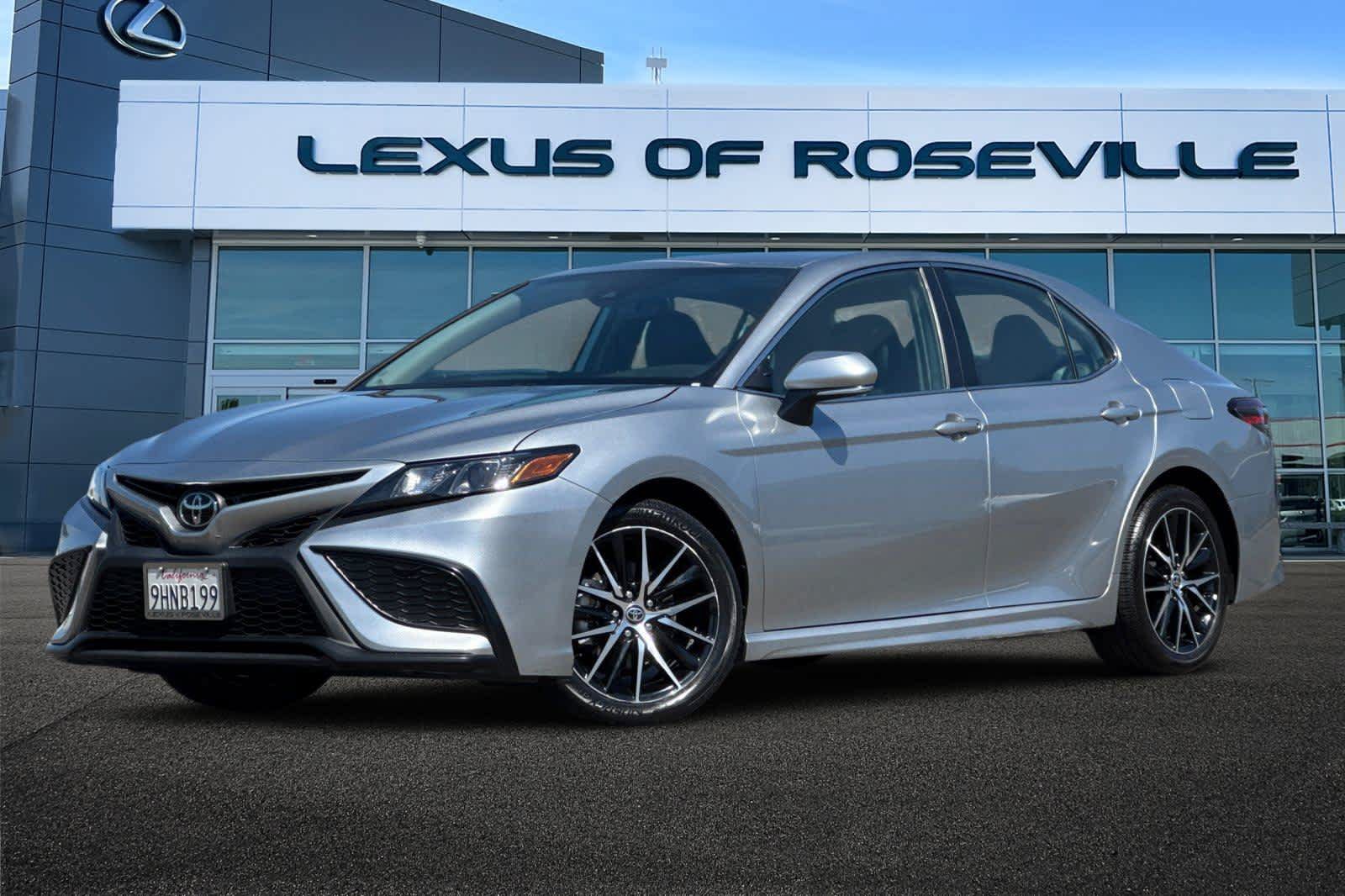 Used 2023 Toyota Camry SE w/ Convenience Package FWD image 1