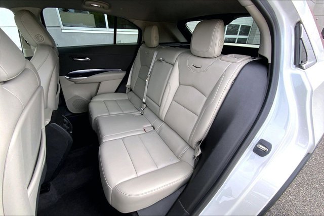 Used 2023 Cadillac XT4 Luxury w/ Cold Weather Package AWD/4WD image 25