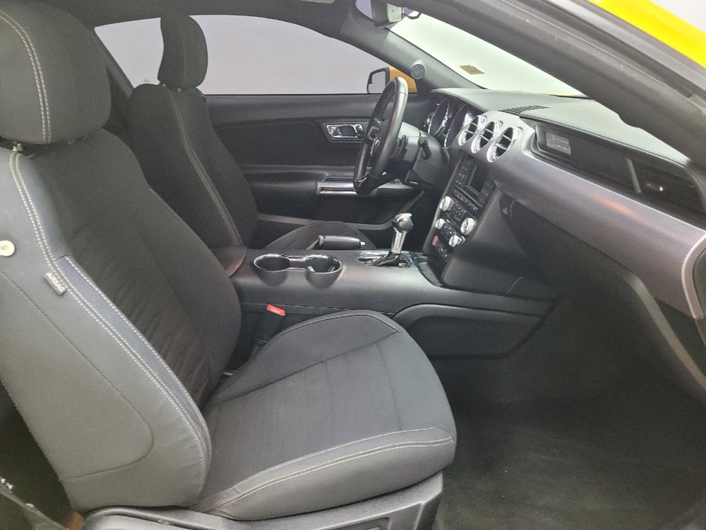 Used 2017 Ford Mustang Coupe RWD image 21