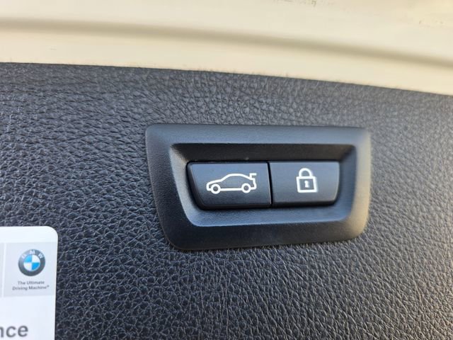 Used 2017 BMW 330i xDrive Wagon image 13