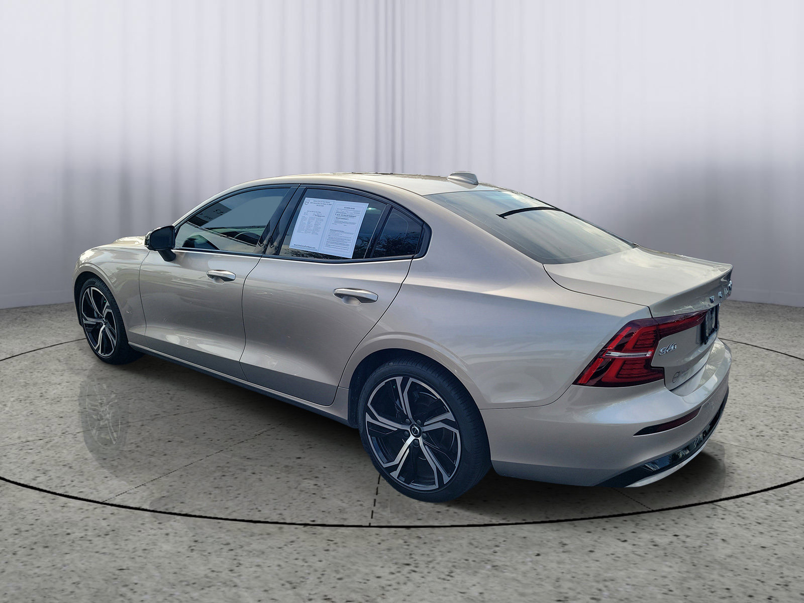 Used 2024 Volvo S60 B5 Core FWD image 4