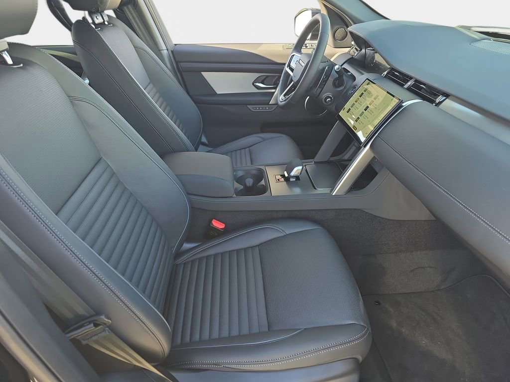New 2026 Land Rover Discovery Sport Landmark image 10