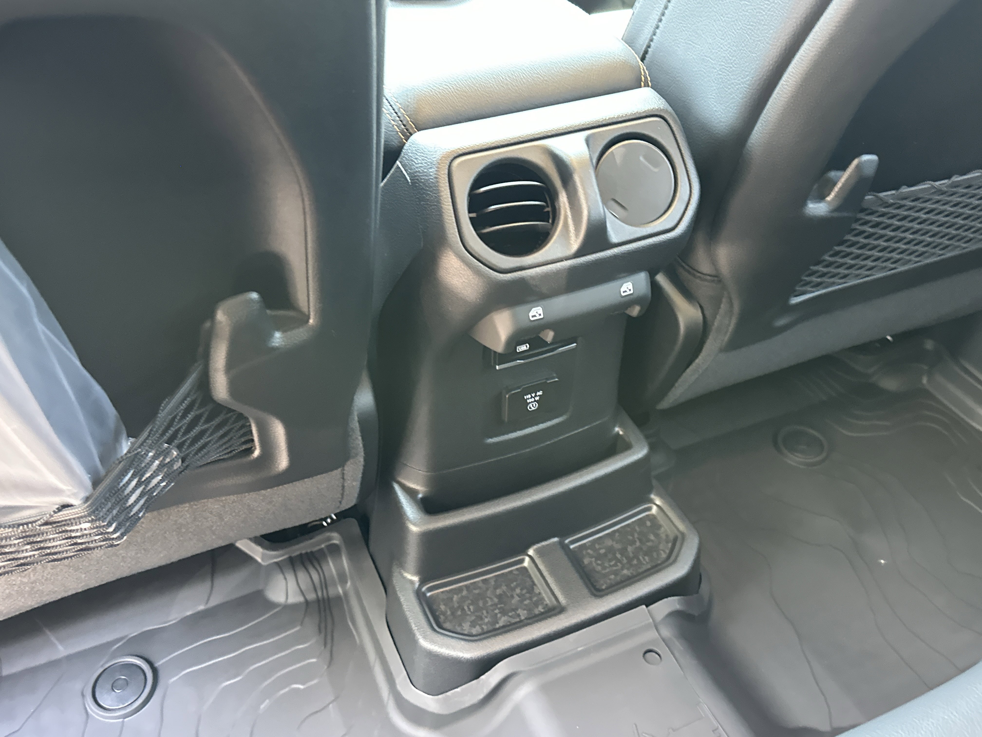 New 2026 Jeep Wrangler Unlimited Sahara AWD/4WD image 30