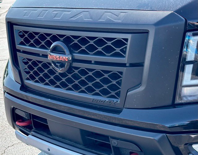 Used 2021 Nissan Titan PRO-4X w/ Pro-4x Convenience Package AWD/4WD image 6