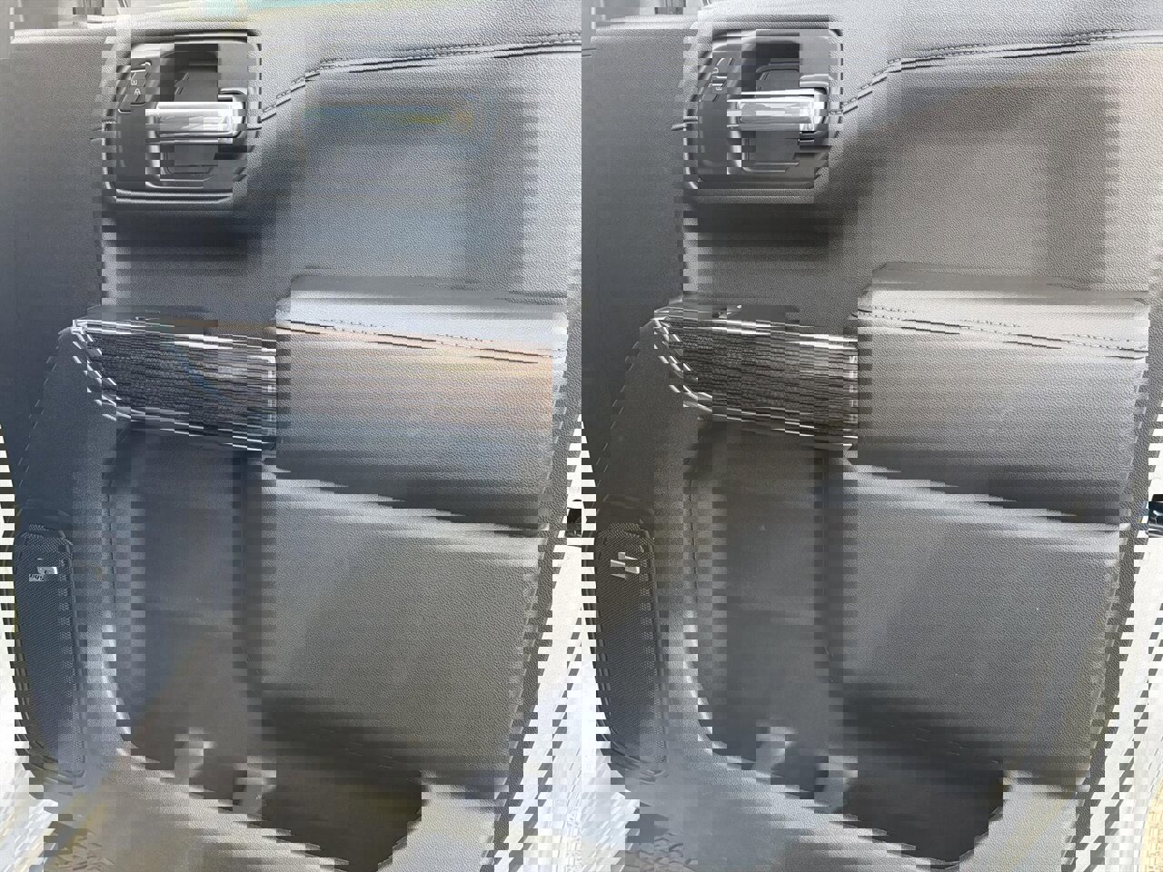 Used 2021 Chevrolet Silverado 1500 LT Trail Boss w/ Convenience Package II image 32