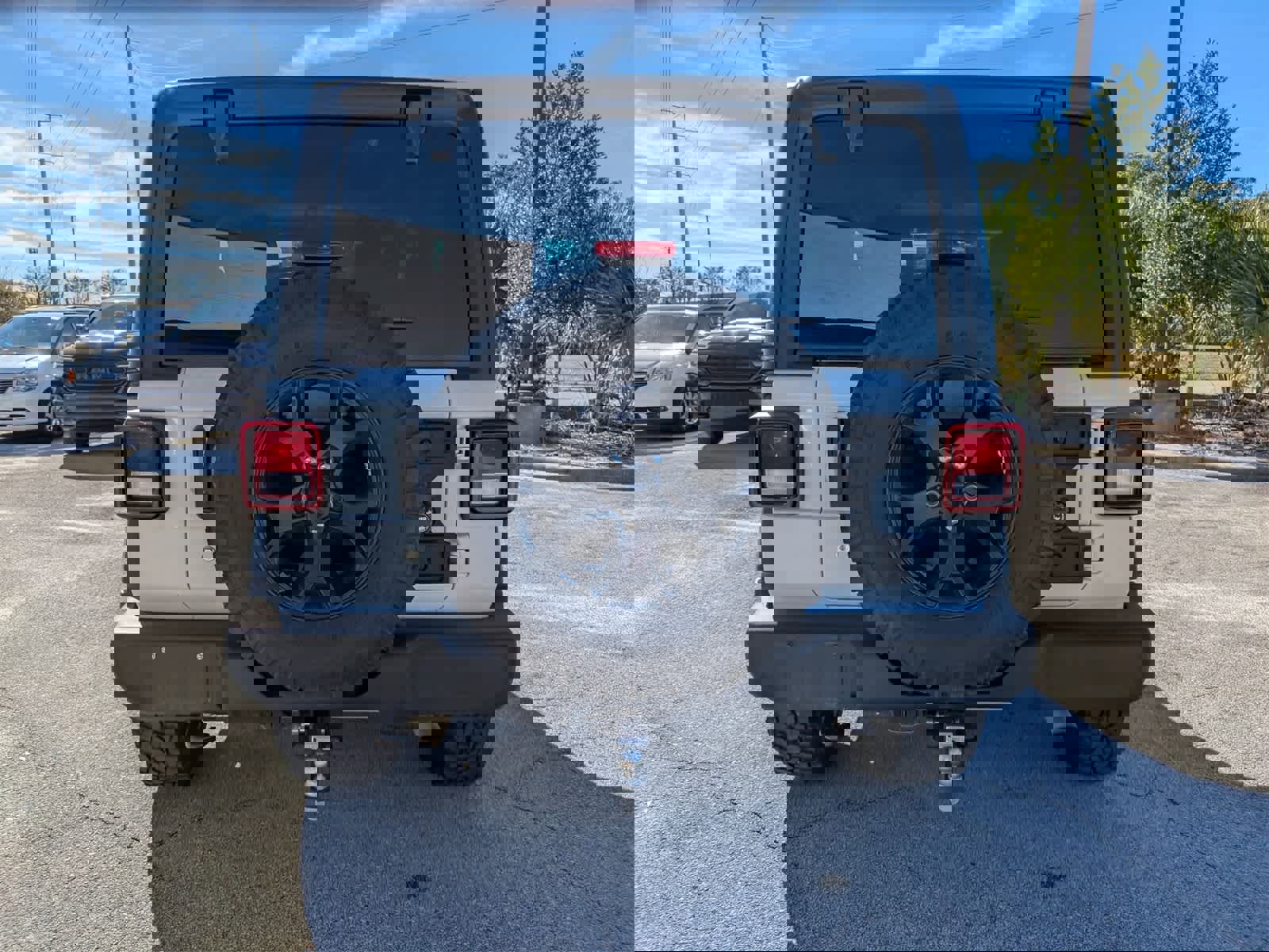 Used 2023 Jeep Wrangler Sport image 5