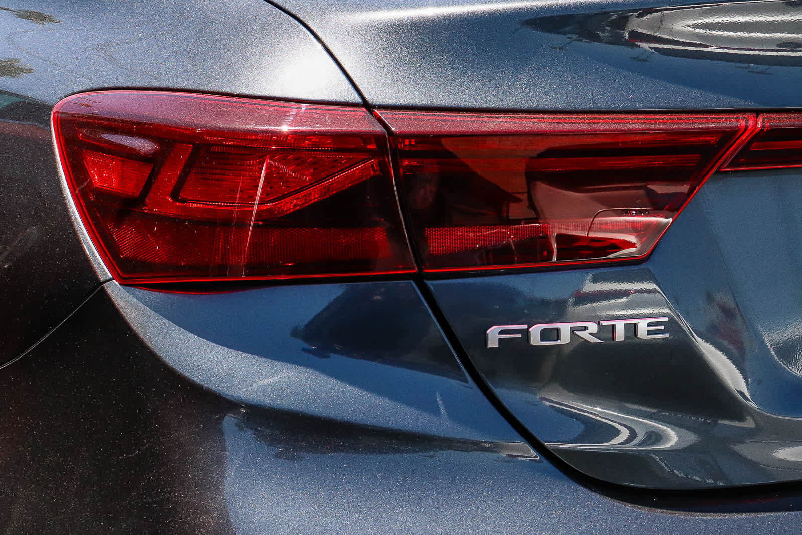 Used 2023 Kia Forte LXS FWD image 7