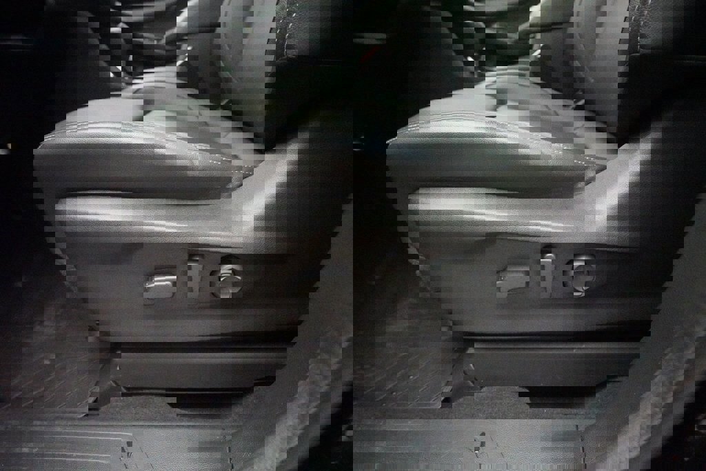 Certified 2024 Subaru Ascent Limited w/ Technology Package image 30