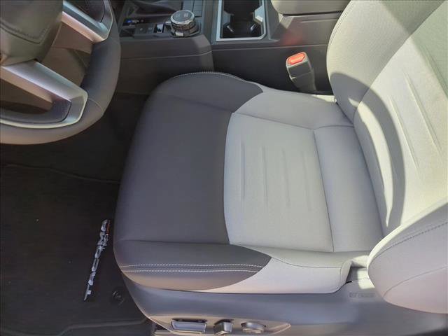Used 2025 Toyota Tacoma TRD Sport w/ TRD Sport Upgrade Package image 4