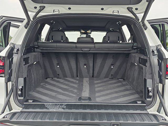 Used 2025 BMW X5 sDrive40i w/ Premium Package image 12