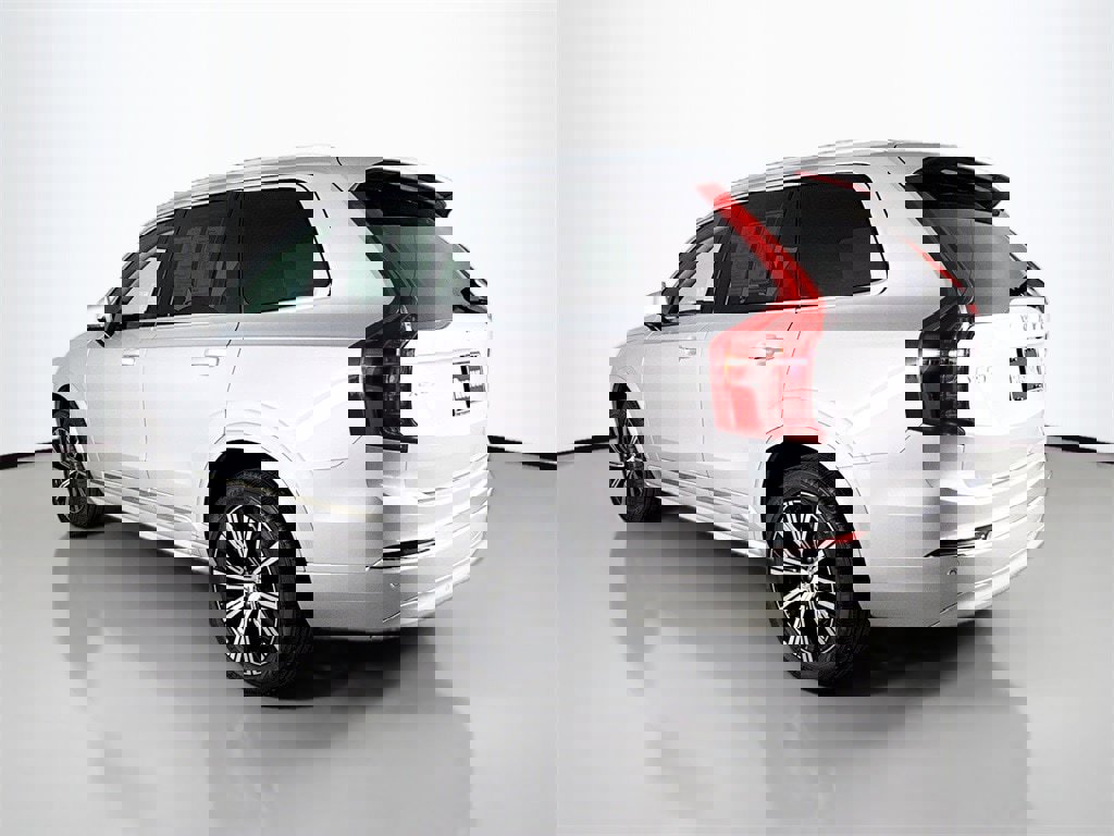 Certified 2025 Volvo XC90 B5 Core image 5