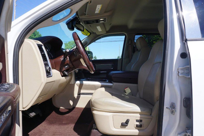 Used 2017 RAM 1500 Laramie w/ Convenience Group AWD/4WD image 27