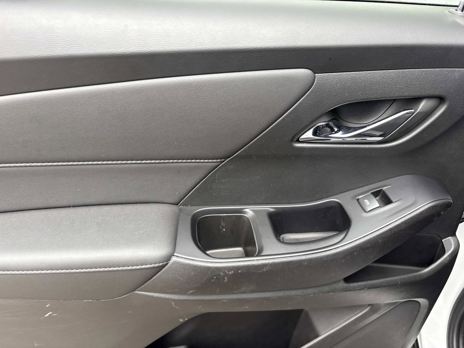 Used 2023 Chevrolet Traverse LT image 29