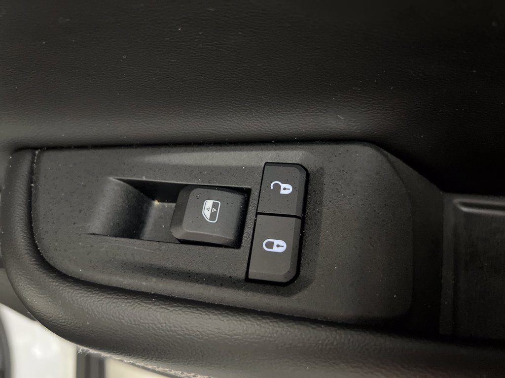 Used 2025 Jeep Grand Cherokee Altitude AWD/4WD image 26