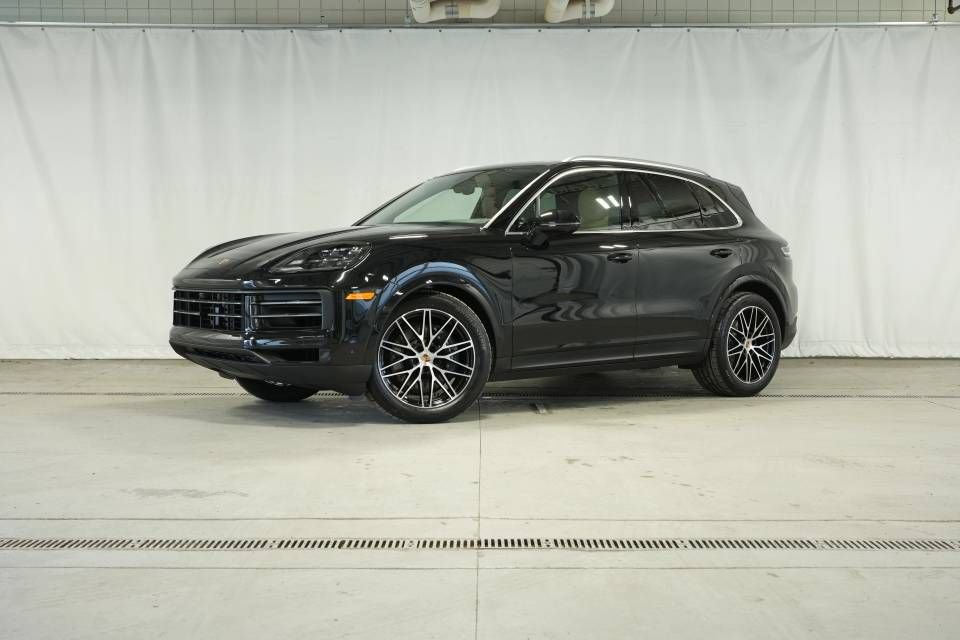 Certified 2026 Porsche Cayenne AWD/4WD image 1
