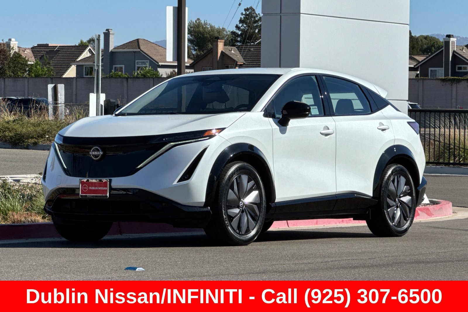 Used 2024 Nissan Ariya AWD image 8
