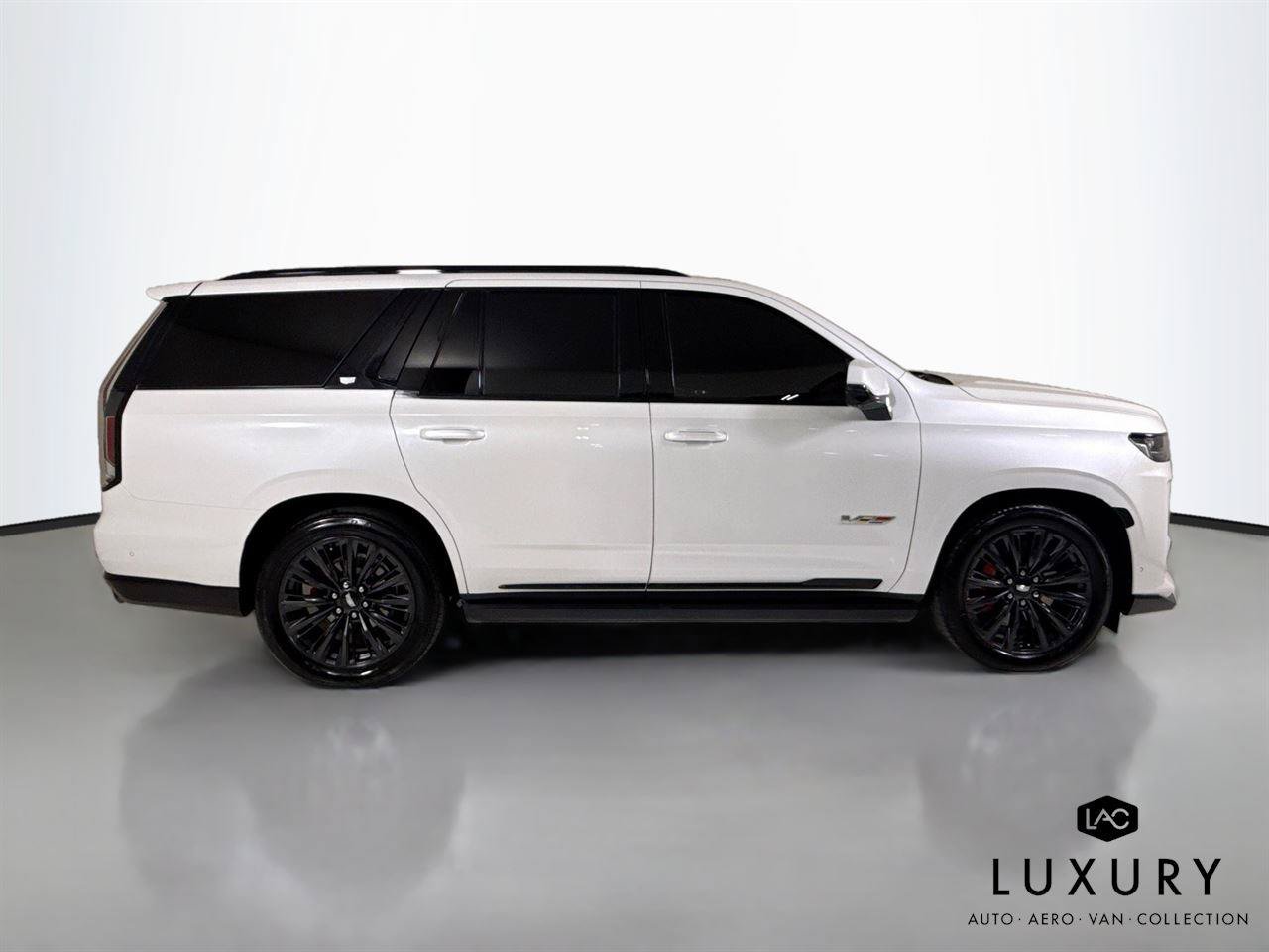 Used 2024 Cadillac Escalade V w/ LPO, ONYX Package AWD/4WD image 5